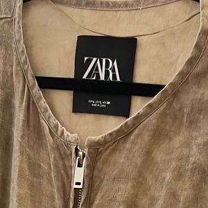 Size L. Zara. Trench long jacket